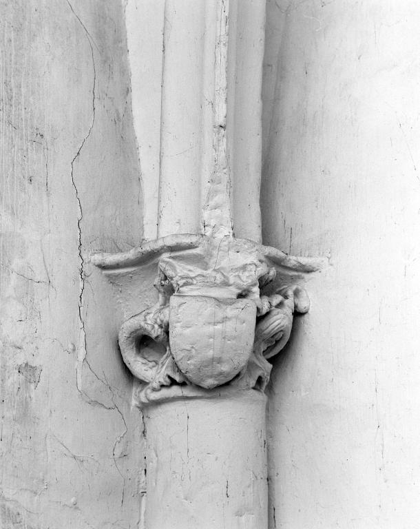 Sculptures architecturales de la chapelle sud