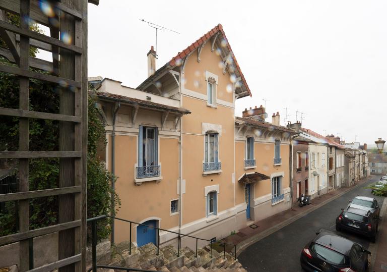 Atelier rue des Remparts à Etampes