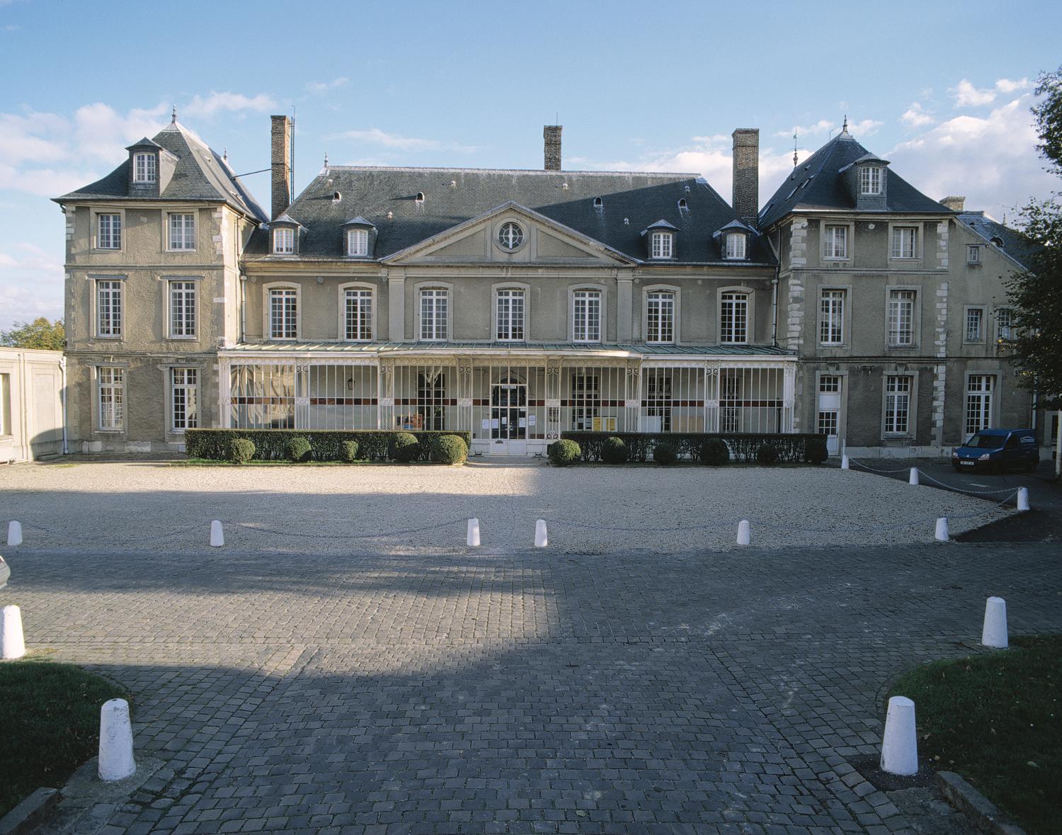 Château d'Athis, actuellement école Saint-Charles