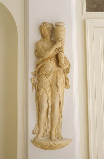 haut-relief : ensemble de 12 bacchantes