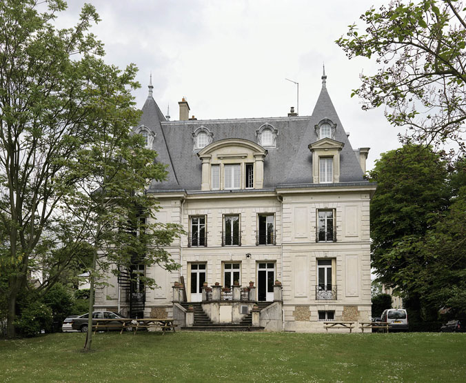 maison de notable dite Château d'Ormesson, puis orphelinat Sainte Jeanne, actuellement Agence de l'aide sociale à l'enfance de la préfecture de Paris