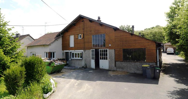 Héricy - usine de menuiserie Guichard, puis Bouvier, actuellement atelier municipal et logement