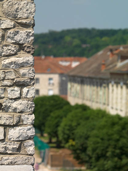Usine de matériel électrique industriel Schneider et Cie, puis Le Matériel Electrique Scheider-Westinghouse (SW), puis Jeumont-Schneider (JS), actuellement ensemble industriel appelé "Espace Technologique et Industriel de Champagne-sur-Seine" (zone ETIC)