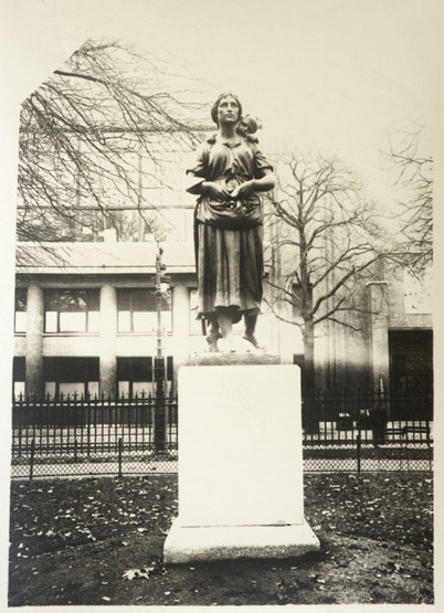 Statue : Paysanne d'Auvergne (oeuvre disparue)