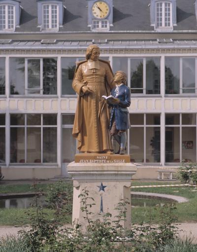 statue : saint Jean-Baptiste de La Salle