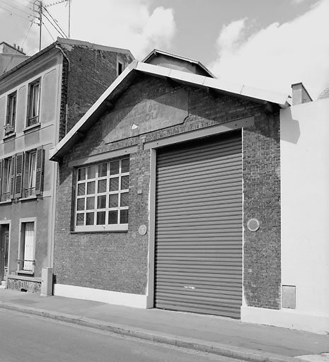 Fonderie de la Marne, puis Riboux et Durieux, puis usine de construction mécanique Clerc ; actuellement usine de serrurerie Métallurgie Chaudronnerie Montreuil