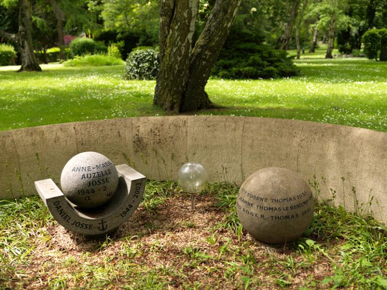 Monument funéraire de la famille Auzelle