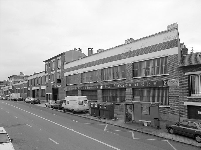 Usine de matériel d'équipement industriel Matrat, puis Machine Dufour, puis Profel-Promat, actuellement entrepôt commercial