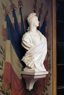 Statue : buste de Marianne, salle des mariages, réalisé par Auguste Maillard, 1909.