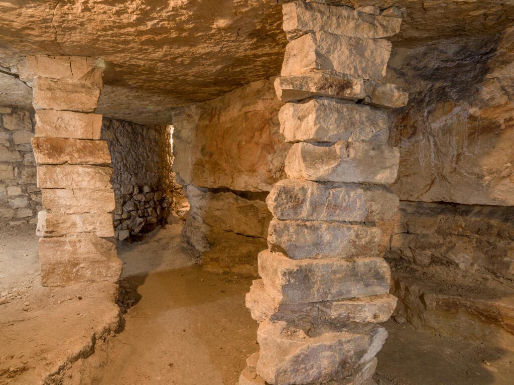 Carrière souterraine dite cave-carrière Delacroix