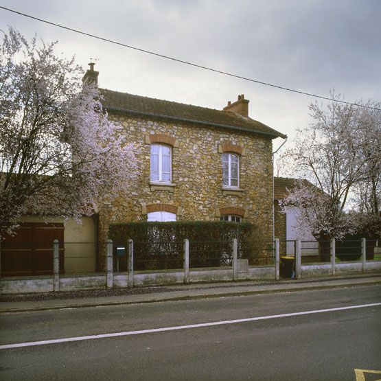 voie ferrée de la ligne des chemins de fer de grande banlieue