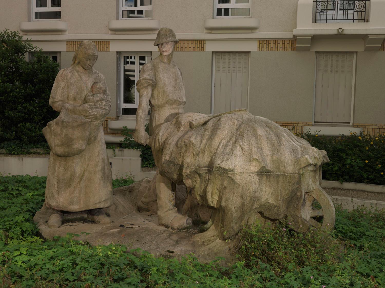 Groupe sculpté : Aux Champs