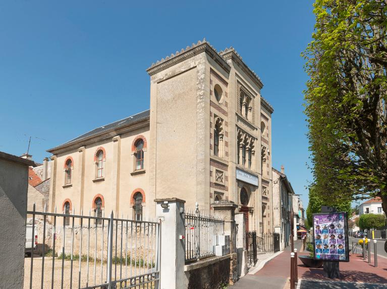 Ancienne synagogue, aujourd'hui centre d'art et musée André Planson