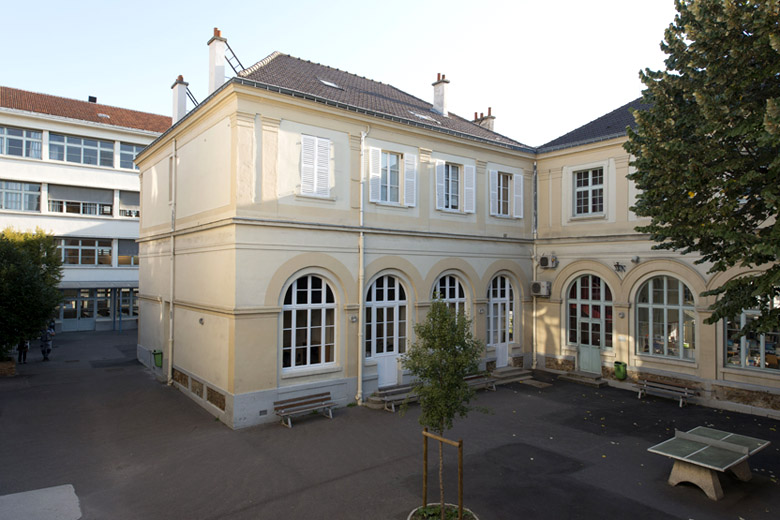 École de filles et salle d'asile actuellement lycée professionnel Erik Satie.