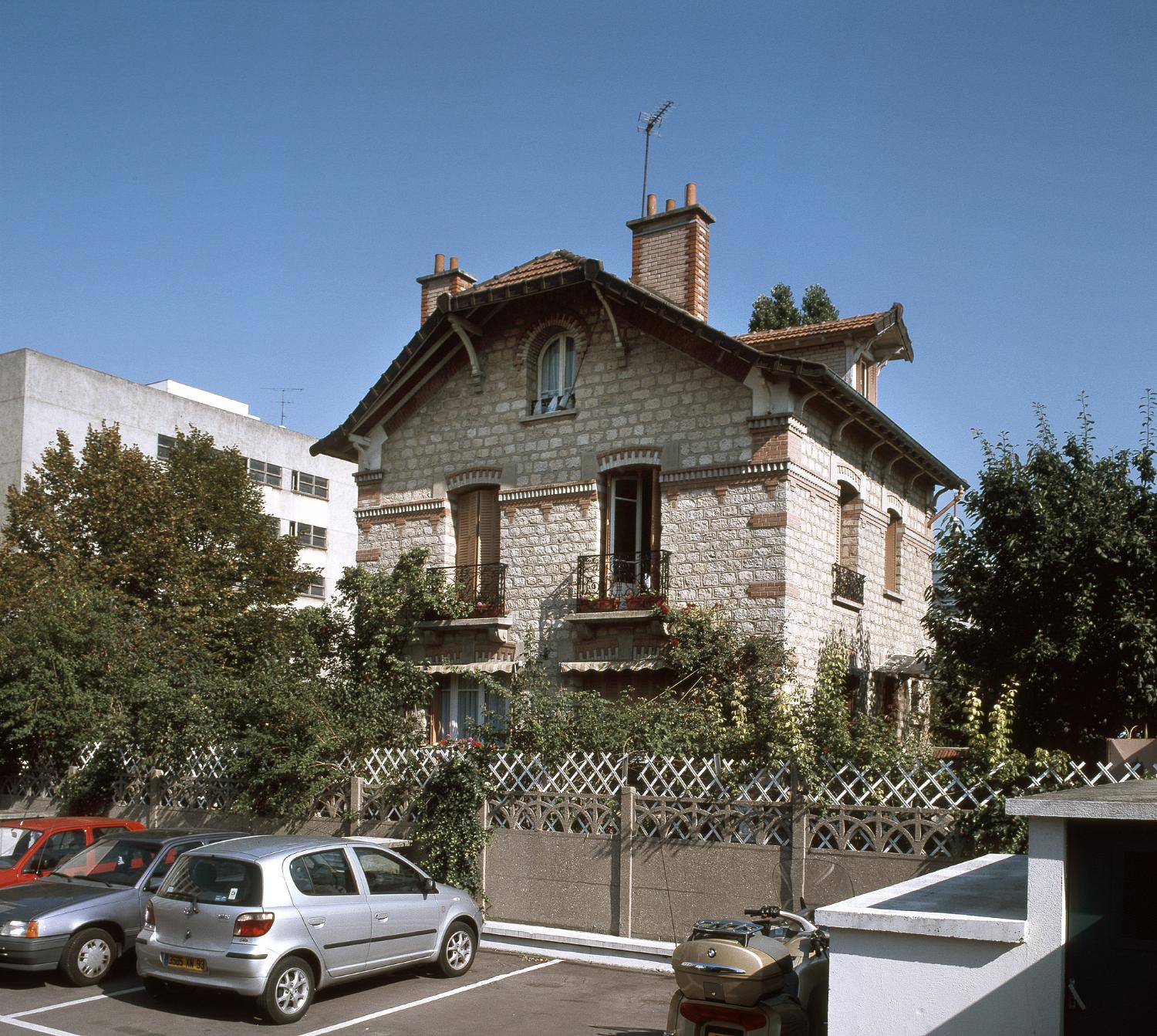 Logement patronal de l'ancienne usine de fabrication de matières plastiques Hemmen et Jacquemin