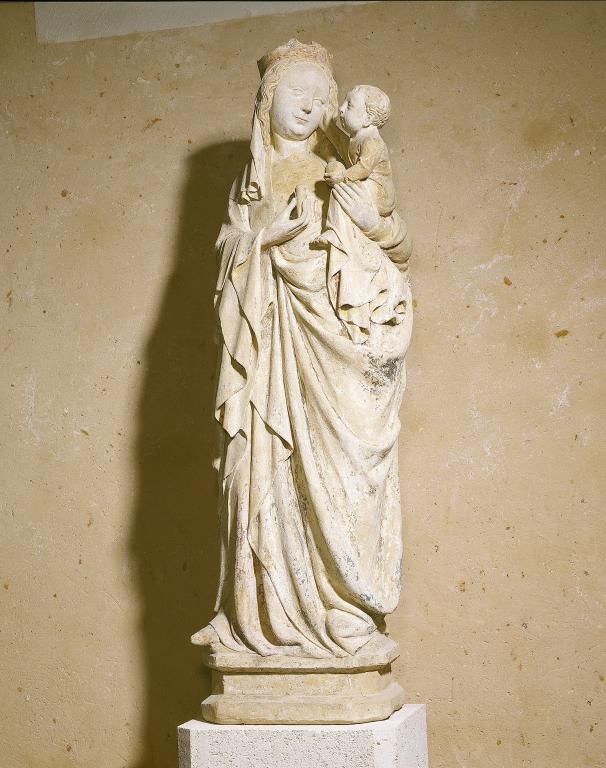 statue de la Vierge à l'Enfant, calcaire, XIVe siècle