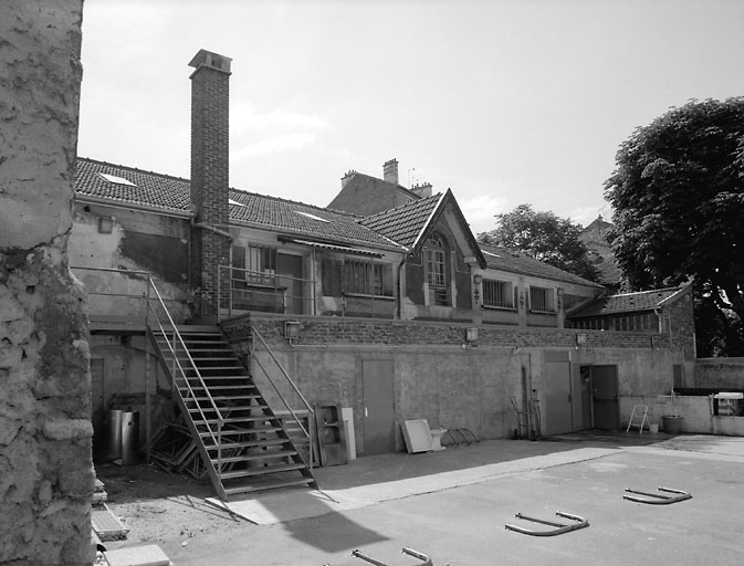 Chocolaterie Mée, puis Fausta, puis usine de bimbeloterie Lucien Khan, puis atelier municipal, puis immeuble (détruit après inventaire)