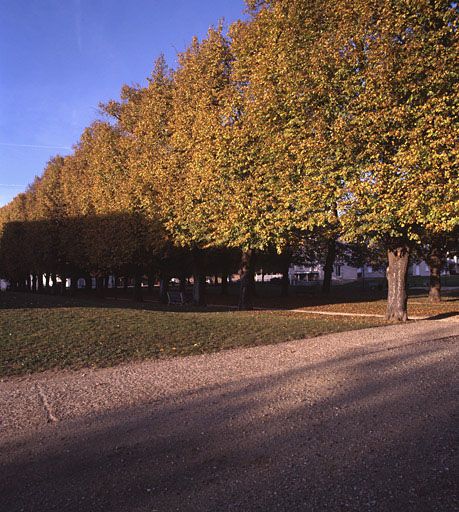 château de Villiers, actuellement bibliothèque municipale et centre culturel