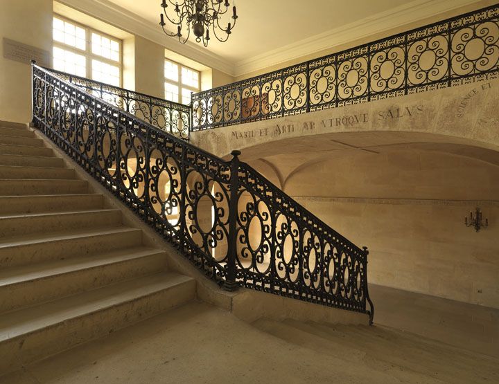 rampe d'appui, escalier de l'infirmerie de l'abbaye du Val-de-Grâce, actuellement hôpital (non étudié)