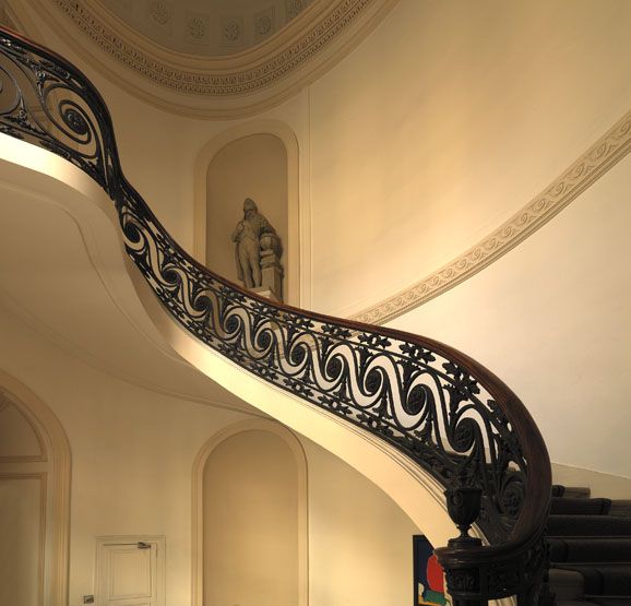 rampe d'appui, escalier de l' hôtel de Rochechouart, actuellement Ministère de l'Education nationale (non étudié)