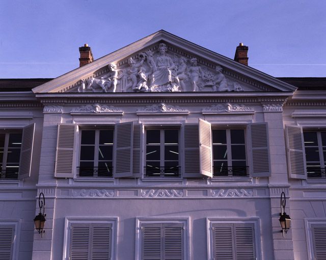 château de Villiers, actuellement bibliothèque municipale et centre culturel