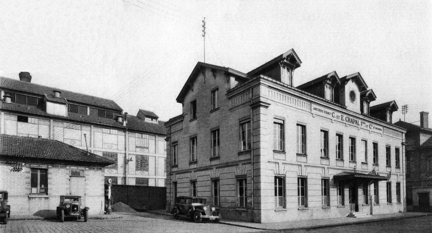 Usine de peausserie (usine de traitement des peaux de lapin) C. et E. Chapal frères et cie, puis Société anonyme des anciens établissements C. et E. Chapal frères et cie, actuellement hôtel industriel, logement et ateliers d'artistes