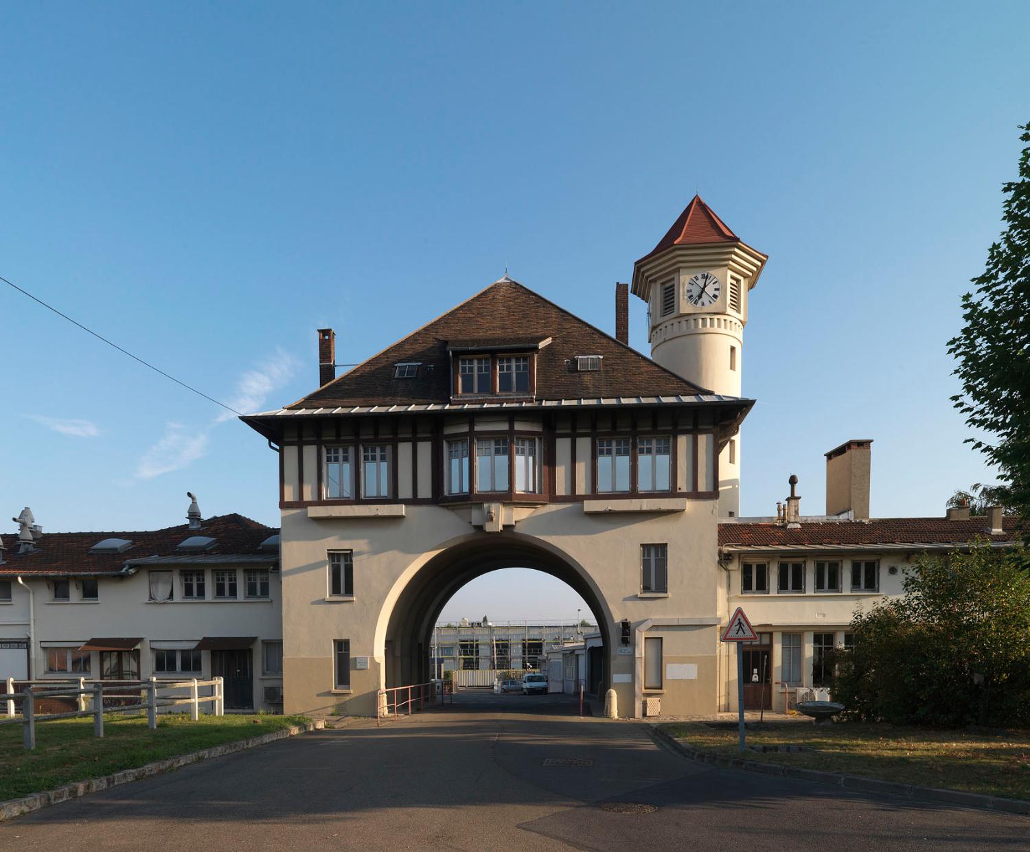 Usine de produits pharmaceutiques Roussel-Uclaf, puis Sanofi-Aventis