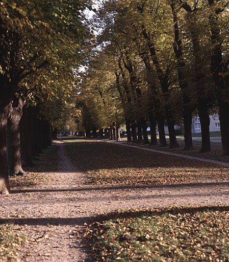 château de Villiers, actuellement bibliothèque municipale et centre culturel