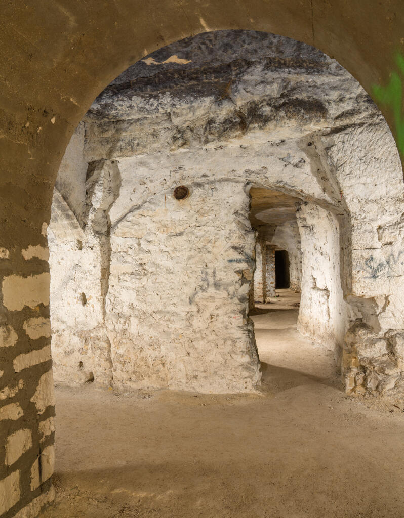 Carrière souterraine dite cave-carrière Delacroix