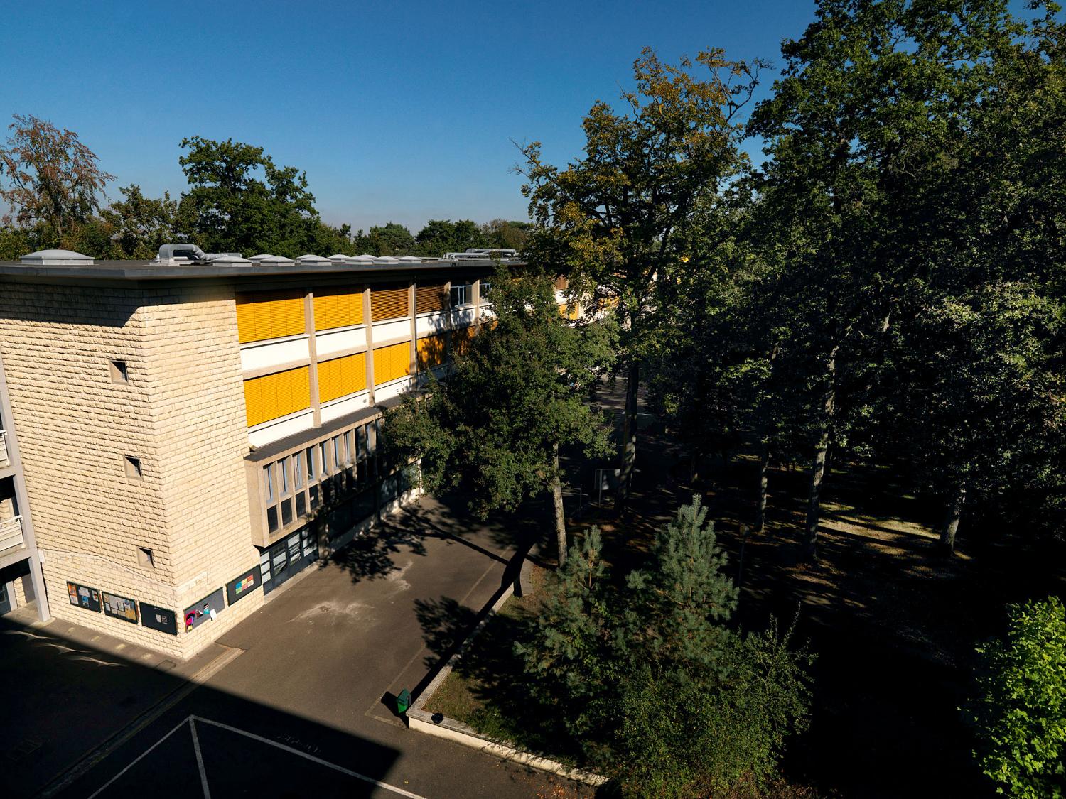 Lycée Louis-Bascan