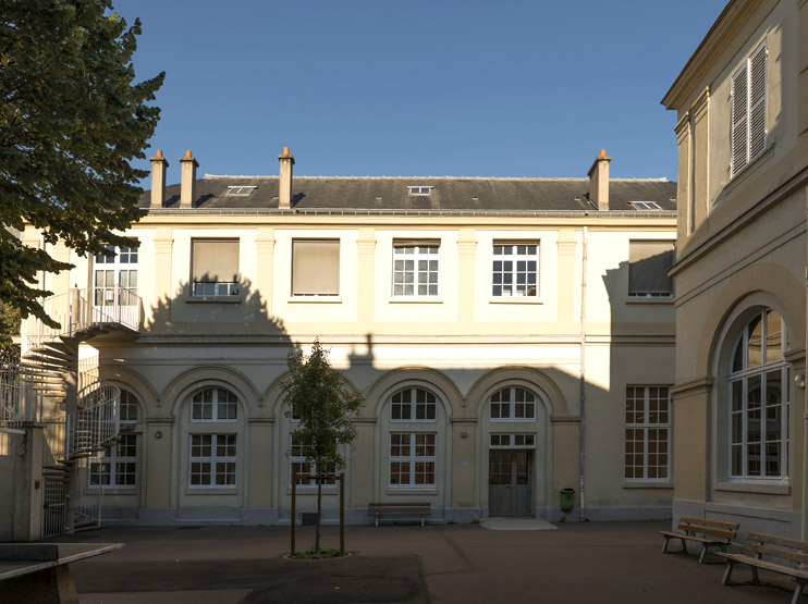 École de filles et salle d'asile actuellement lycée professionnel Erik Satie.