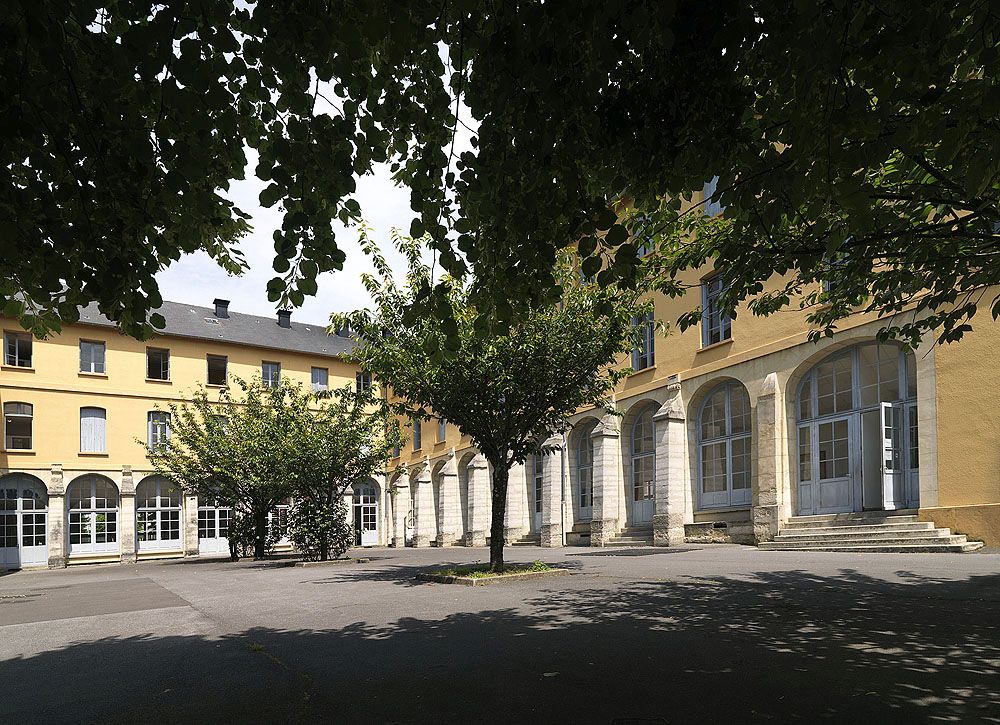 couvent d'ursulines, puis collège, aujourd'hui lycée