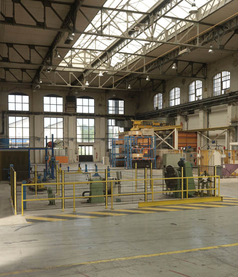 Usine de matériel électrique industriel Schneider et Cie, puis Le Matériel Electrique Scheider-Westinghouse (SW), puis Jeumont-Schneider (JS), actuellement ensemble industriel appelé "Espace Technologique et Industriel de Champagne-sur-Seine" (zone ETIC)