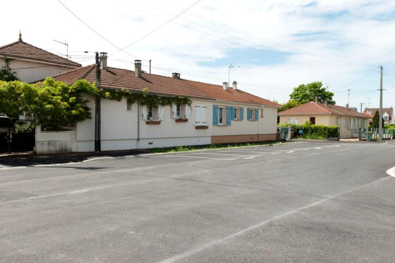 hôtels, maisons, immeubles