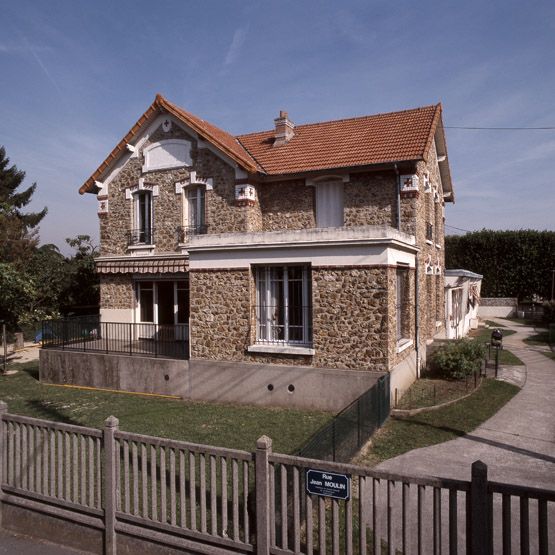 dispensaire, actuellement crèche Croix-Rouge