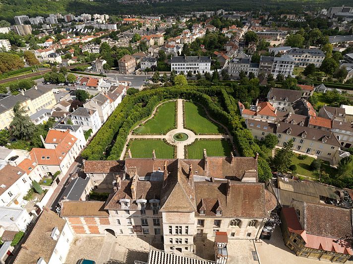 évêché, aujourd'hui musée Bossuet