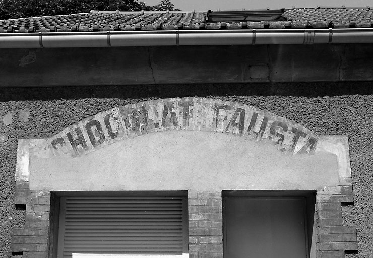 Chocolaterie Mée, puis Fausta, puis usine de bimbeloterie Lucien Khan, puis atelier municipal, puis immeuble (détruit après inventaire)