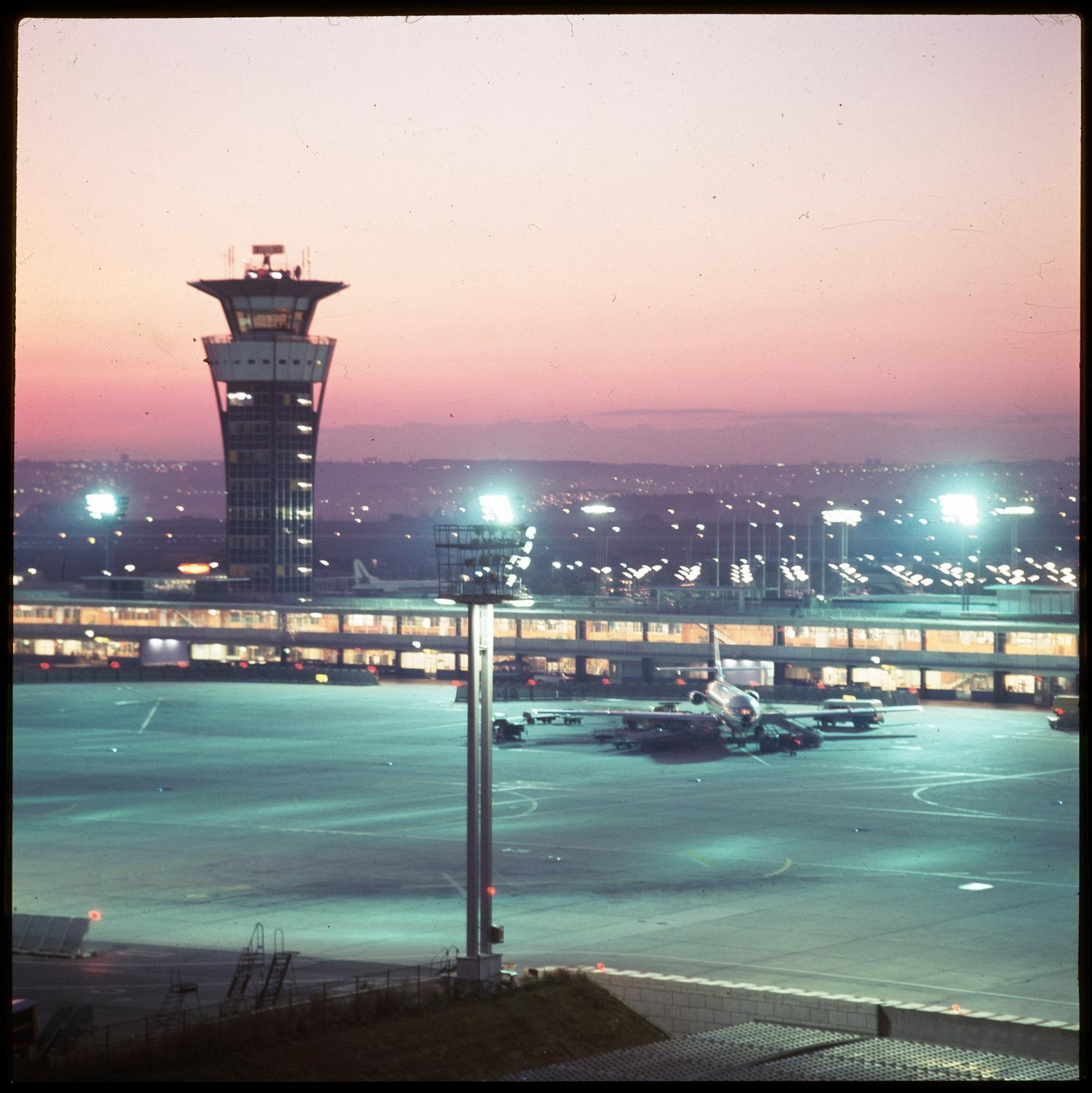 Orly 4 (depuis 2019), Orly-Sud (de 1971 à 2019), Installations terminales (de 1961 à 1971) Aérogare Sud ( de 1954 à 1961)