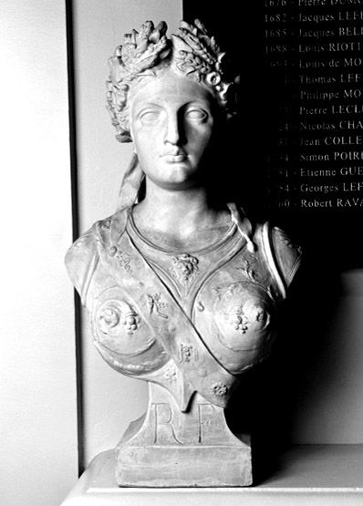 ensemble de deux bustes de Marianne