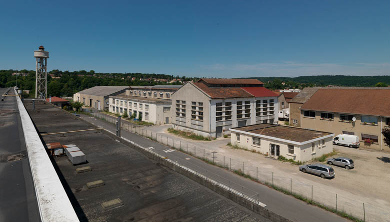 Usine de matériel électrique industriel Schneider et Cie, puis Le Matériel Electrique Scheider-Westinghouse (SW), puis Jeumont-Schneider (JS), actuellement ensemble industriel appelé "Espace Technologique et Industriel de Champagne-sur-Seine" (zone ETIC)
