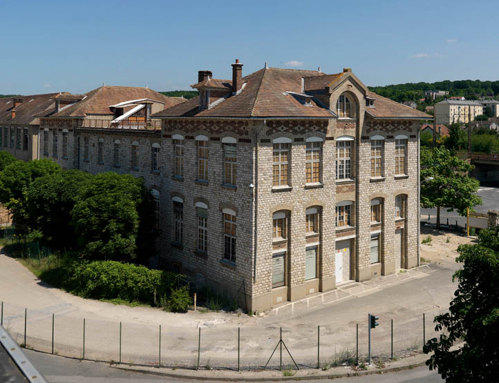 Usine de matériel électrique industriel Schneider et Cie, puis Le Matériel Electrique Scheider-Westinghouse (SW), puis Jeumont-Schneider (JS), actuellement ensemble industriel appelé "Espace Technologique et Industriel de Champagne-sur-Seine" (zone ETIC)