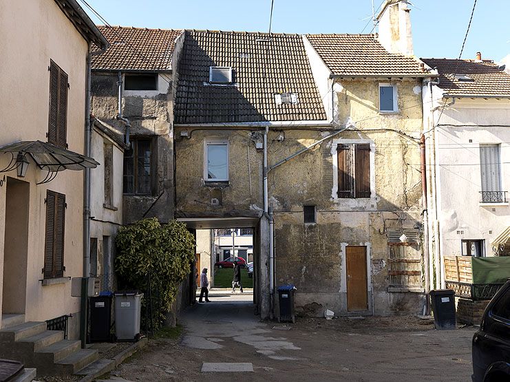 dossier collectif sur les cours communes du Faubourg Saint-Nicolas