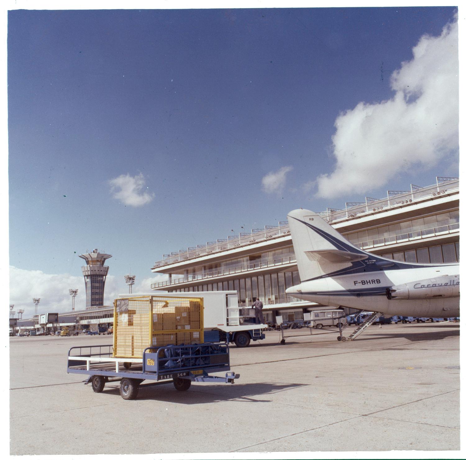 Orly 4 (depuis 2019), Orly-Sud (de 1971 à 2019), Installations terminales (de 1961 à 1971) Aérogare Sud ( de 1954 à 1961)