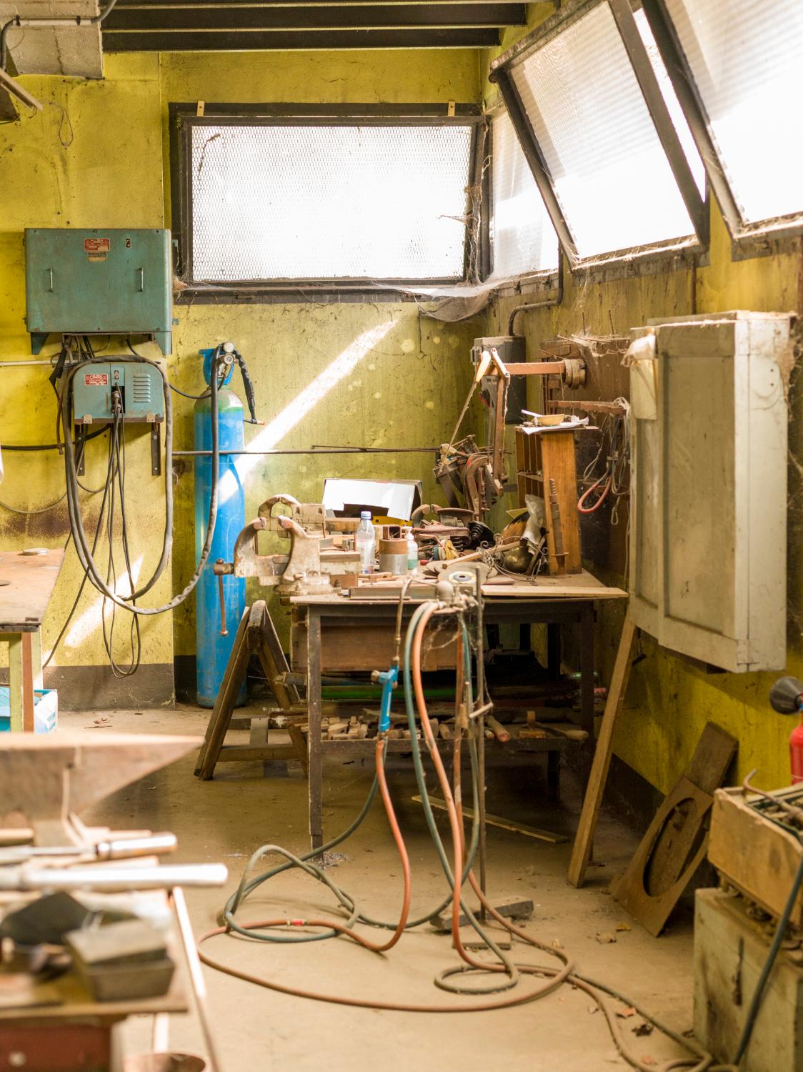 Usine de produits chimiques Poulenc Frères, puis usine d'engrais de la Société Française du Lysol, puis usine de chaudronnerie et usine d'articles en matière plastique (usine d'enceintes de confinement) Ateliers de Technochimie