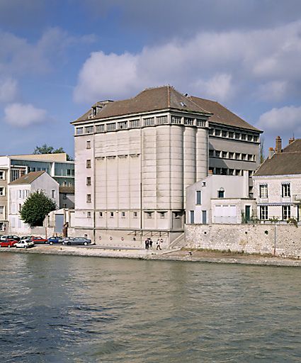 minoterie appelée Moulins de Melun