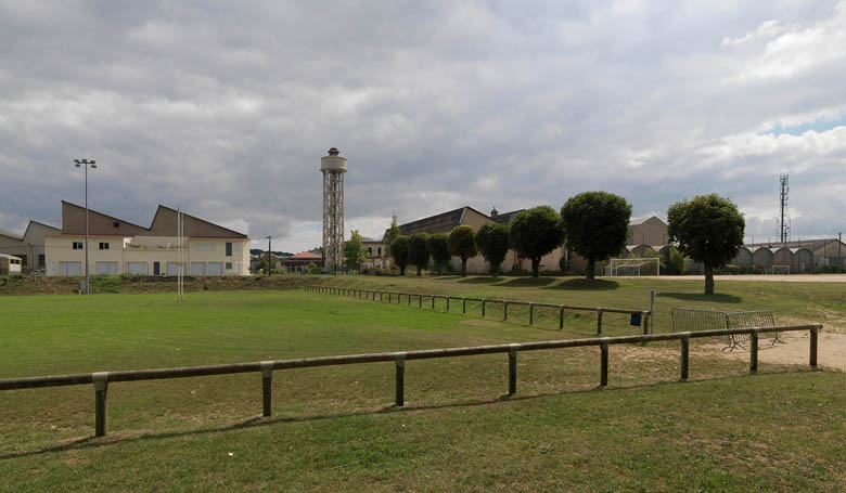 Usine de matériel électrique industriel Schneider et Cie, puis Le Matériel Electrique Scheider-Westinghouse (SW), puis Jeumont-Schneider (JS), actuellement ensemble industriel appelé "Espace Technologique et Industriel de Champagne-sur-Seine" (zone ETIC)