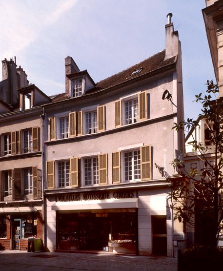 l'habitat à Melun, Façade de l'immeuble, rue du Miroir, ayant conservé  l'alignement ancien. (IVR11_20057700239VA) - Inventaire Général du  Patrimoine Culturel
