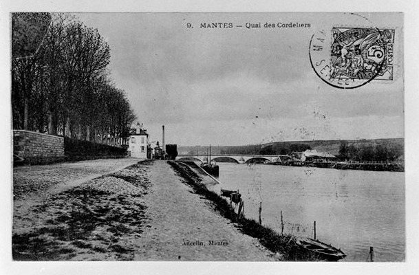 Campagne photographique sur le patrimoine de Mantes-la-Jolie en 1977