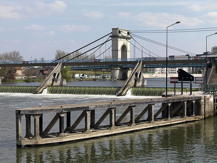 les barrages éclusés de l'OIN ORSA (Opération d'intérêt national Orly-Rungis-Seine-Amont)