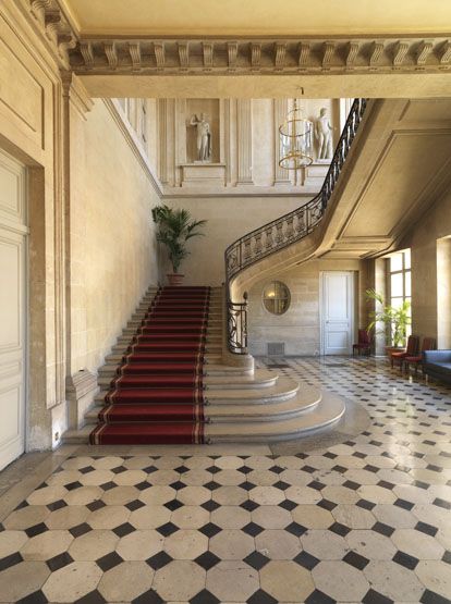 rampe d'appui, escalier de l' hôtel du Châtelet, actuellement Ministère du Travail (non étudié)